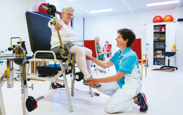Beste ziekenhuizen voor knieprothese in België: ervaringen en slagingspercentages
