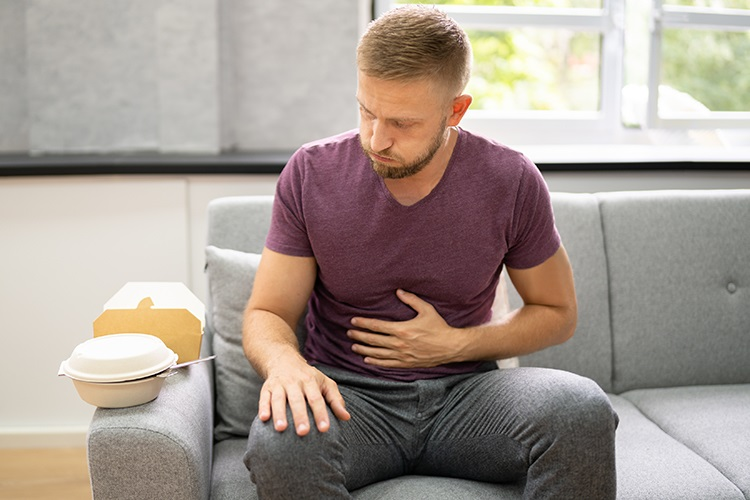 Waarom krijg je altijd buikpijn na het eten? Oorzaken en uitleg